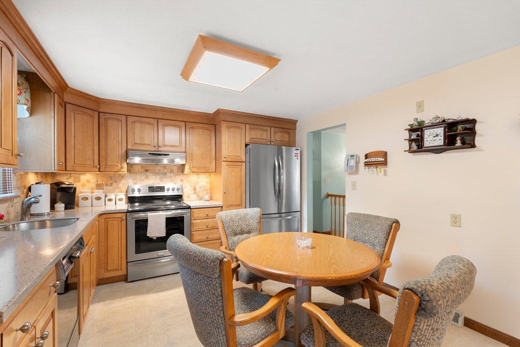 55 Glen Road Wilmington, MA 01887 - Photo 12 of 32 Gallery Image 12