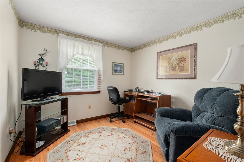 55 Glen Road Wilmington, MA 01887 - Photo 17 of 32 Gallery Image 17