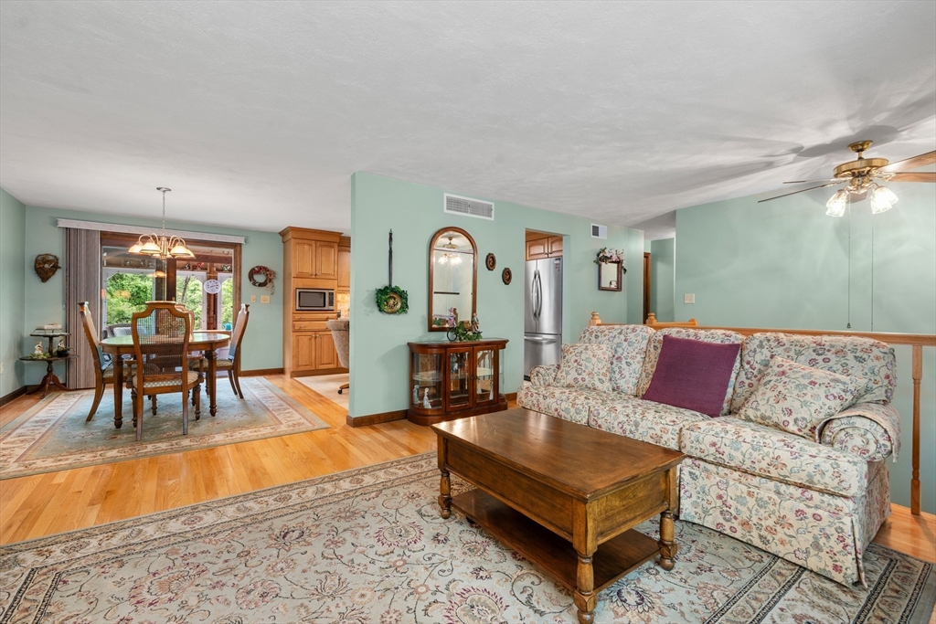 55 Glen Road Wilmington, MA 01887 - Photo 6 of 32 Gallery Image 6