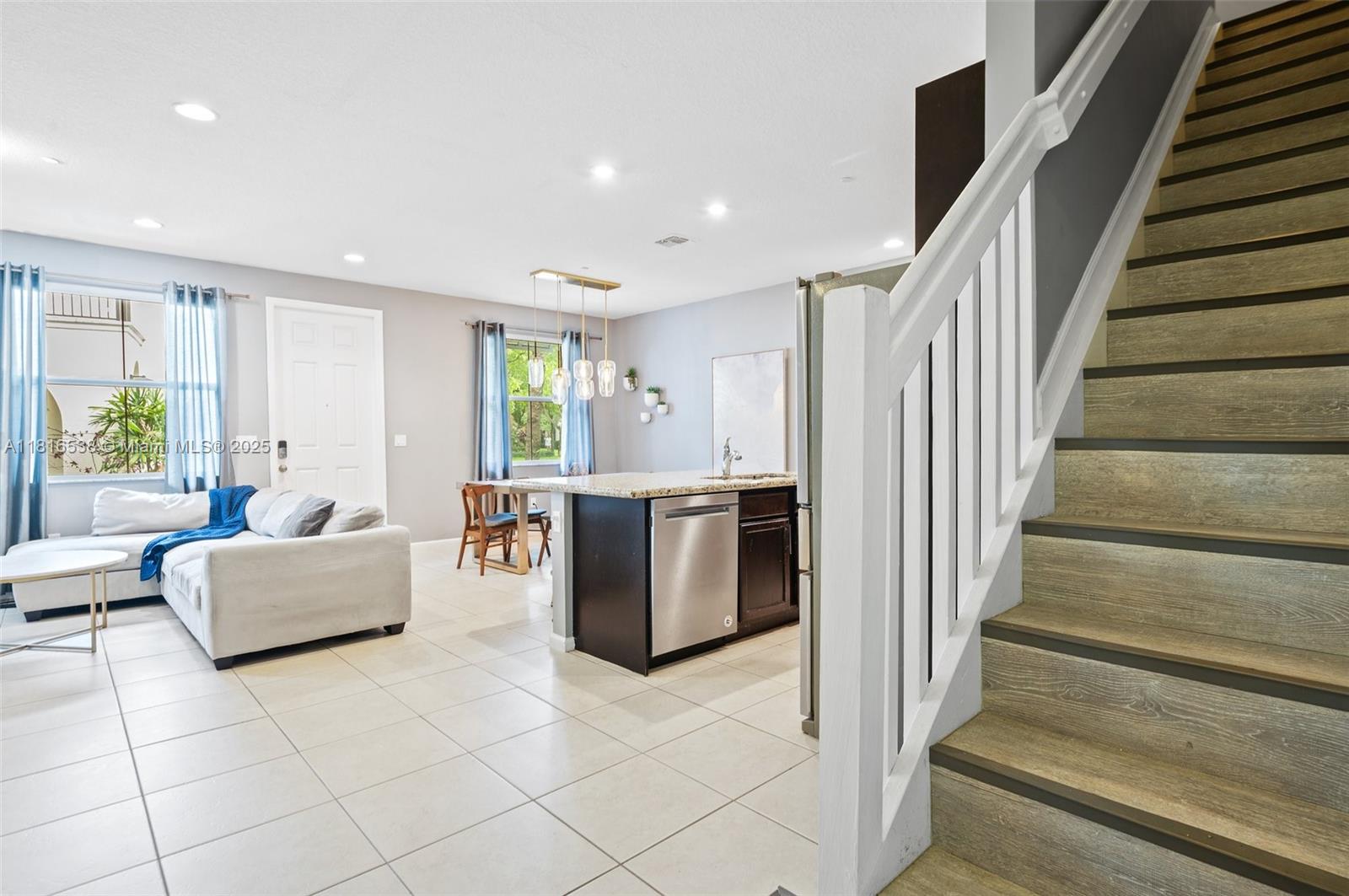 4164 Cascada Circle Cooper City, FL 33024 - Photo 12 of 32