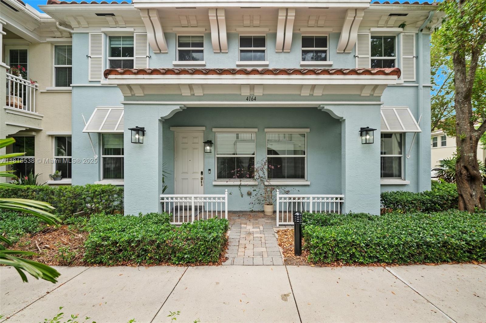 4164 Cascada Circle Cooper City, FL 33024 - Photo 3 of 32