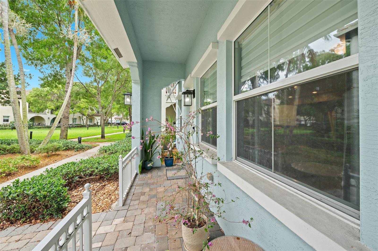 4164 Cascada Circle Cooper City, FL 33024 - Photo 5 of 32