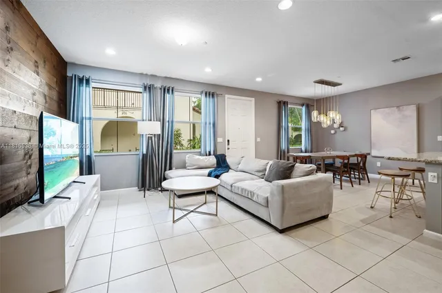 $615,000 | 4164 Cascada Circle, Cooper City, FL 33024