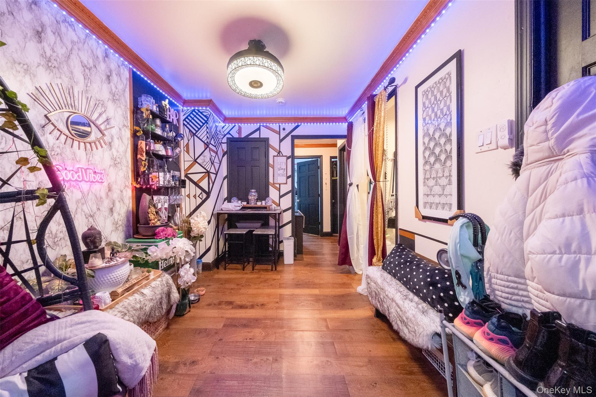 2541 Holland Avenue Bronx, NY 10467 - Photo 10 of 16 a living room with furniture