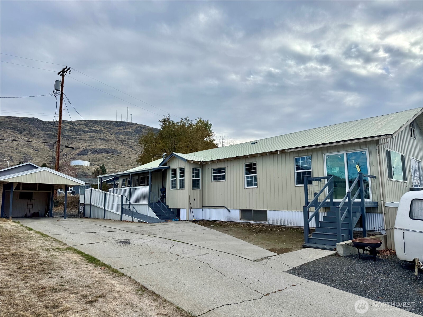 705 Spruce Street Coulee Dam, WA 99116 - Photo 3 of 31