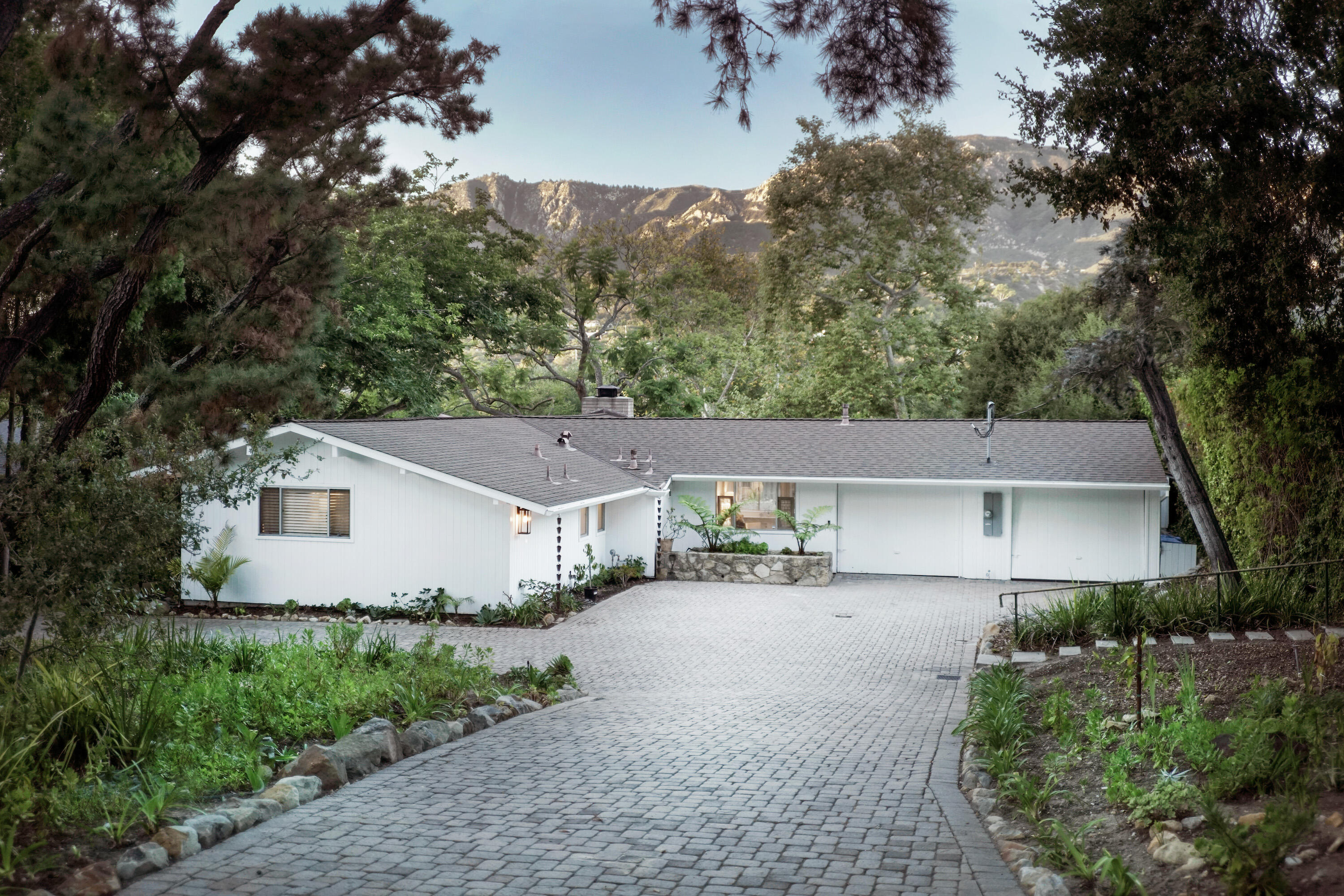 939 Mission Ridge Road Santa Barbara, CA 93103 - Photo 2 of 24 a house view with a outdoor space