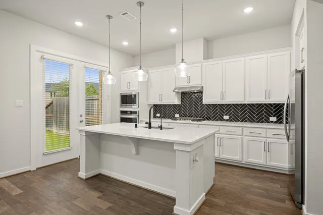 $429,934 | 6570 Scarlet Pond Lane, Fulshear, TX 77441