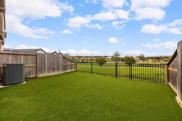 $429,934 | 6570 Scarlet Pond Lane, Fulshear, TX 77441