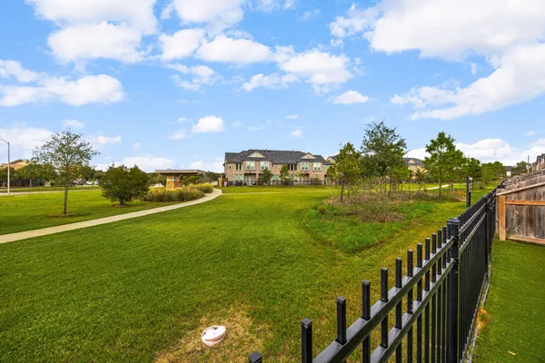 $419,883 | 6570 Scarlet Pond Lane, Fulshear, TX 77441