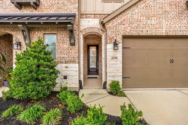 $419,883 | 6570 Scarlet Pond Lane, Fulshear, TX 77441