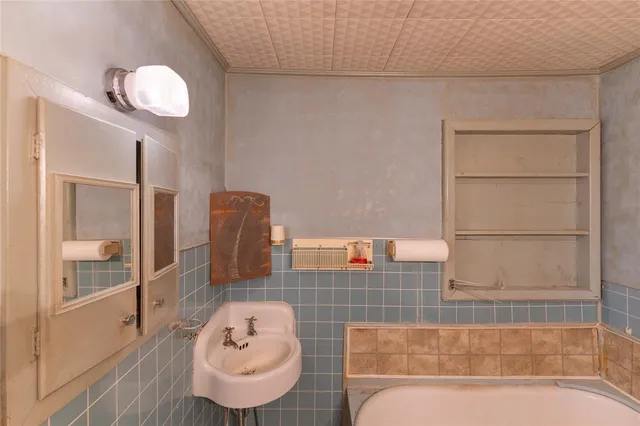 $324,000 | 305 Bryan Street, Glen Rose, TX 76043