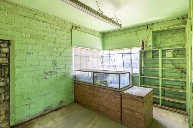 $324,000 | 305 Bryan Street, Glen Rose, TX 76043