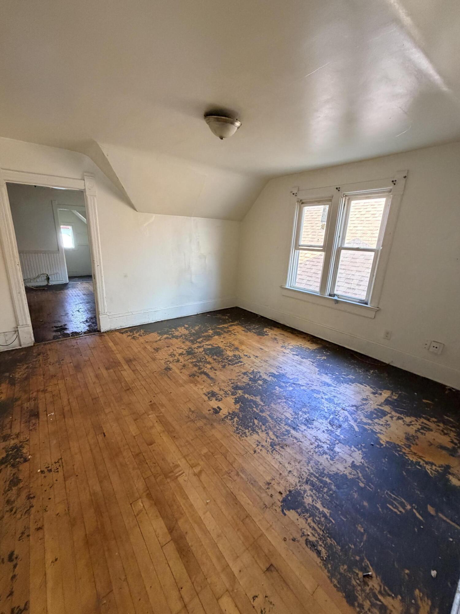 1304 West Ring Street Milwaukee, WI 53206 - Photo 11 of 20 Upper Living Room