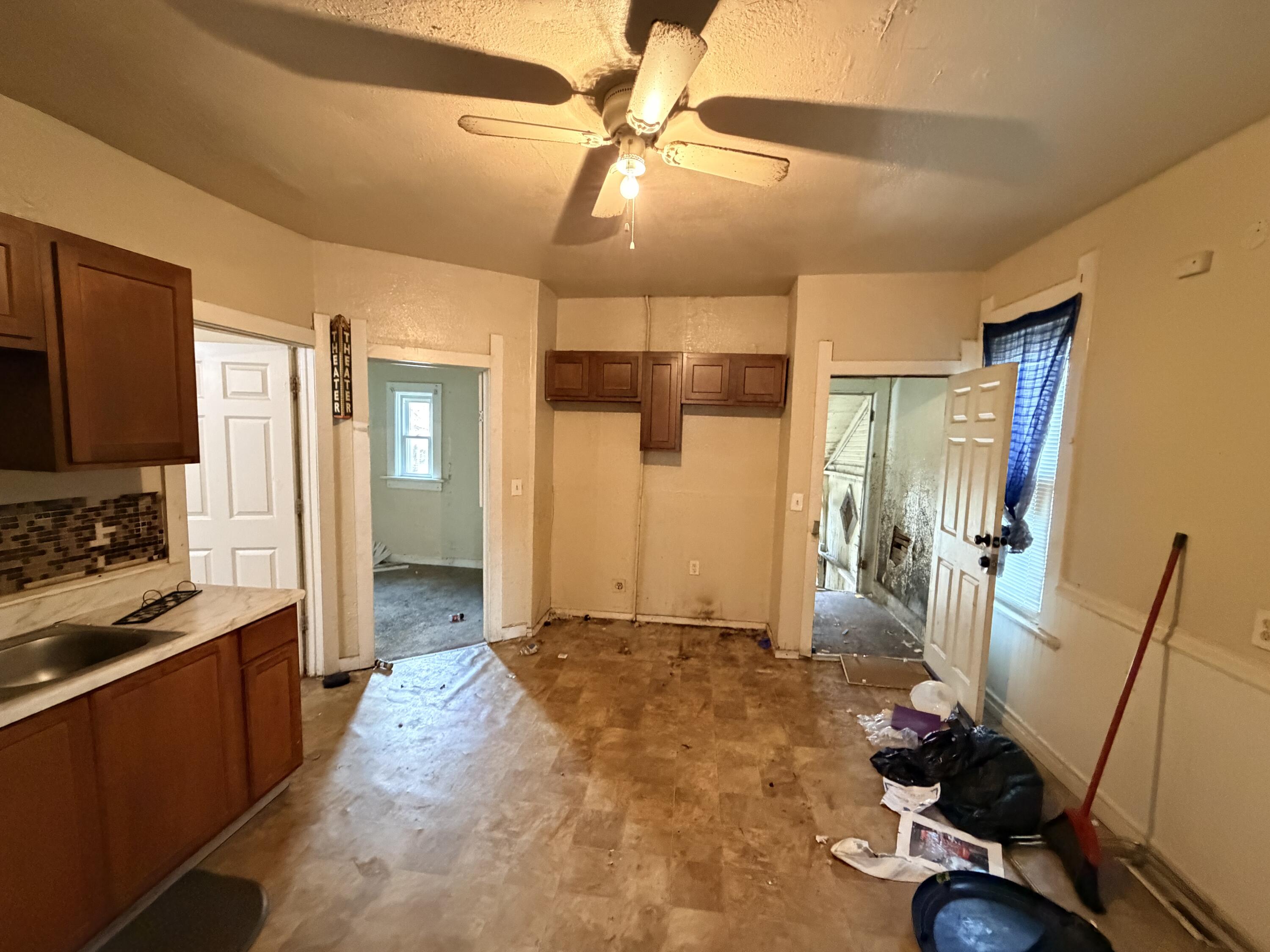 1304 West Ring Street Milwaukee, WI 53206 - Photo 4 of 20 Kitchen