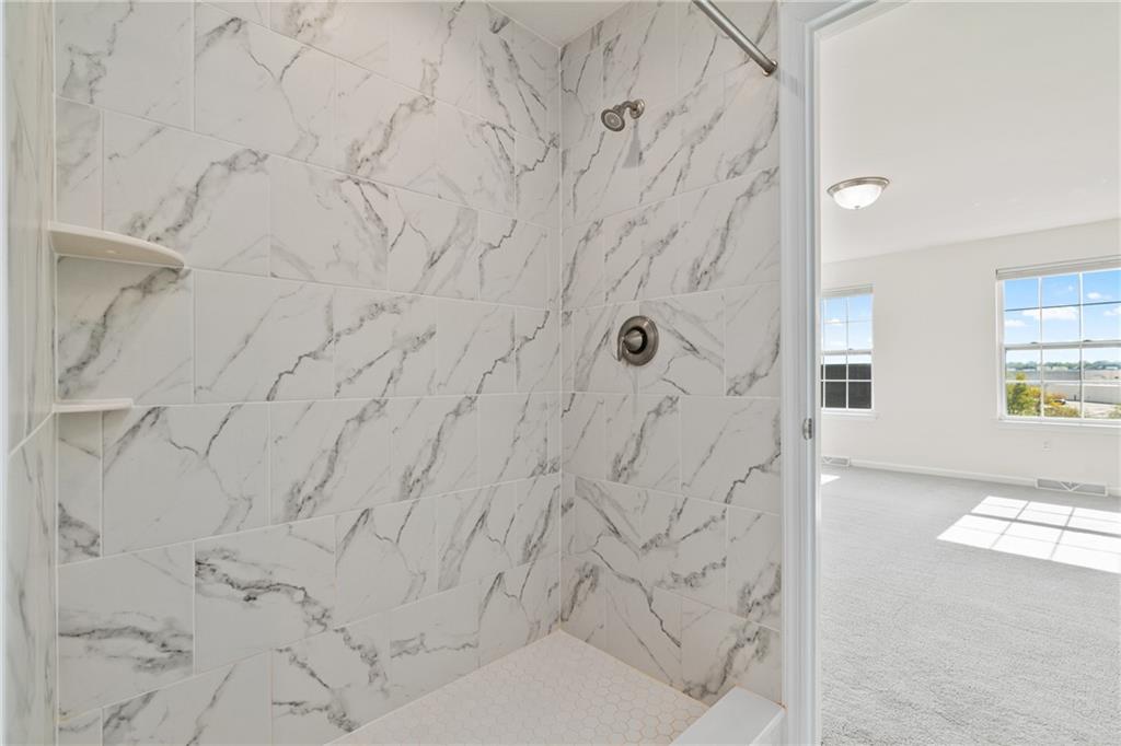 203 Southview Road Pittsburgh, PA 15237 - Photo 15 of 34 a bathroom with a shower