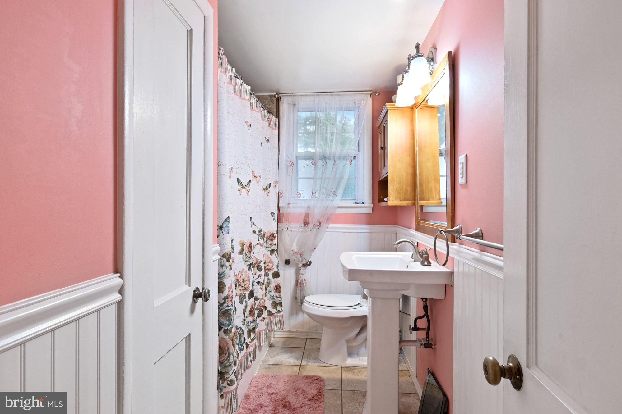 2014 Berkley Road Norristown, PA 19403 - Photo 18 of 25 Gallery Image 18