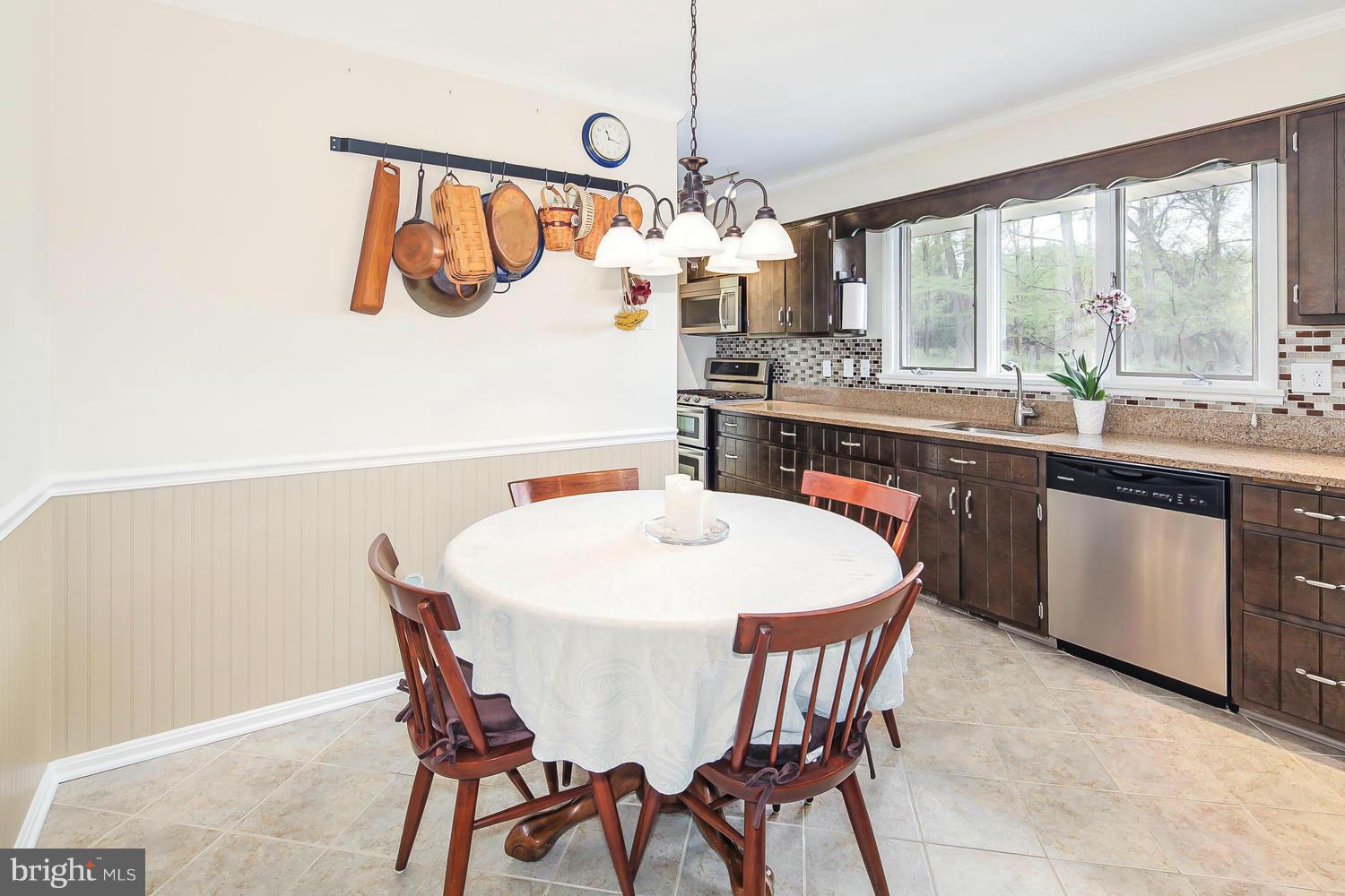 4053 Pebble Branch Road Ellicott City, MD 21042 - Photo 8 of 25 Kitchen