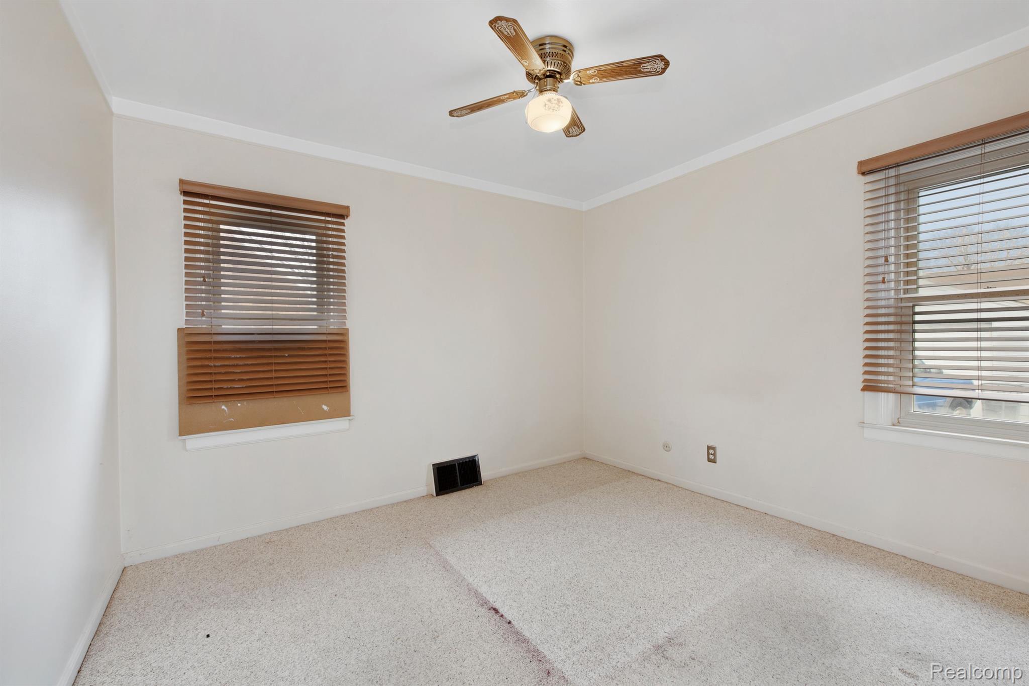 15646 Stephens Road Eastpointe, MI 48021 - Photo 12 of 18 Gallery Image 12