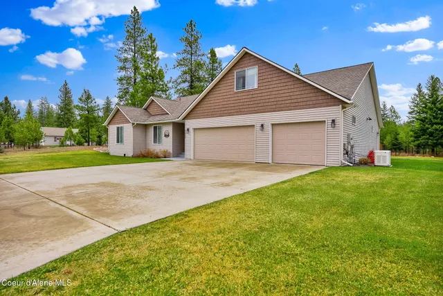 $740,000 | 32948 North 16th Avenue, Spirit Lake, ID 83869