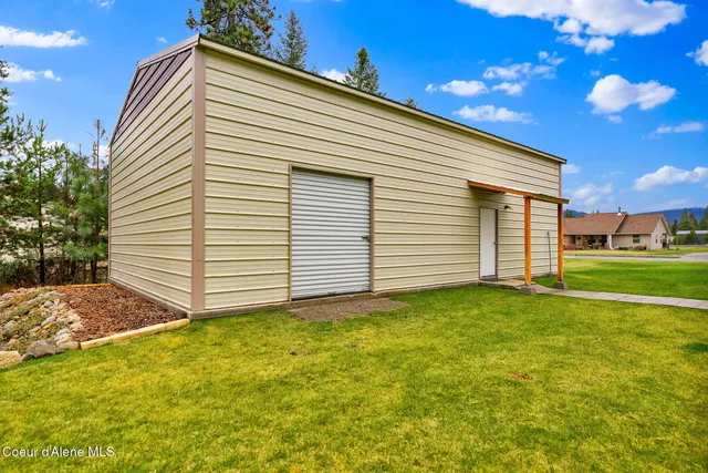 $740,000 | 32948 North 16th Avenue, Spirit Lake, ID 83869