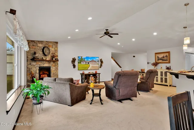 $740,000 | 32948 North 16th Avenue, Spirit Lake, ID 83869