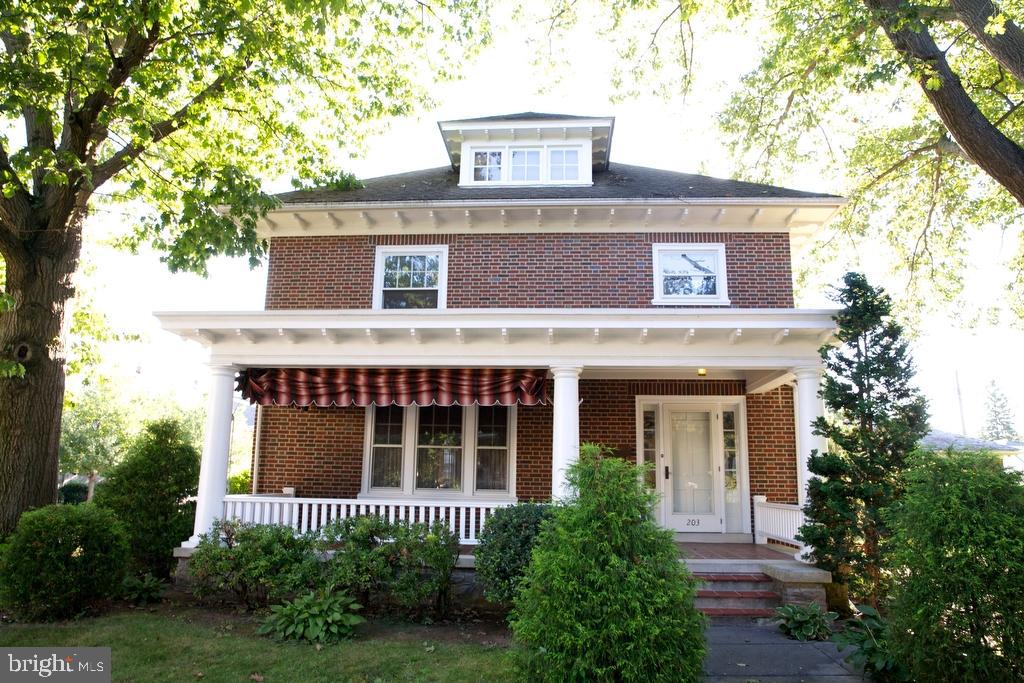 203 South Spruce Street Lititz, PA 17543 - Photo 1 of 22