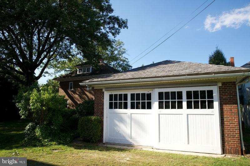 203 South Spruce Street Lititz, PA 17543 - Photo 3 of 22