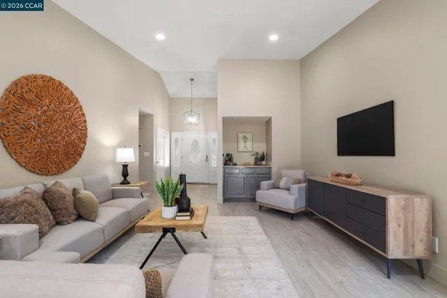 $1,150,000 | 406 Mt Sequoia Court, Clayton, CA 94517