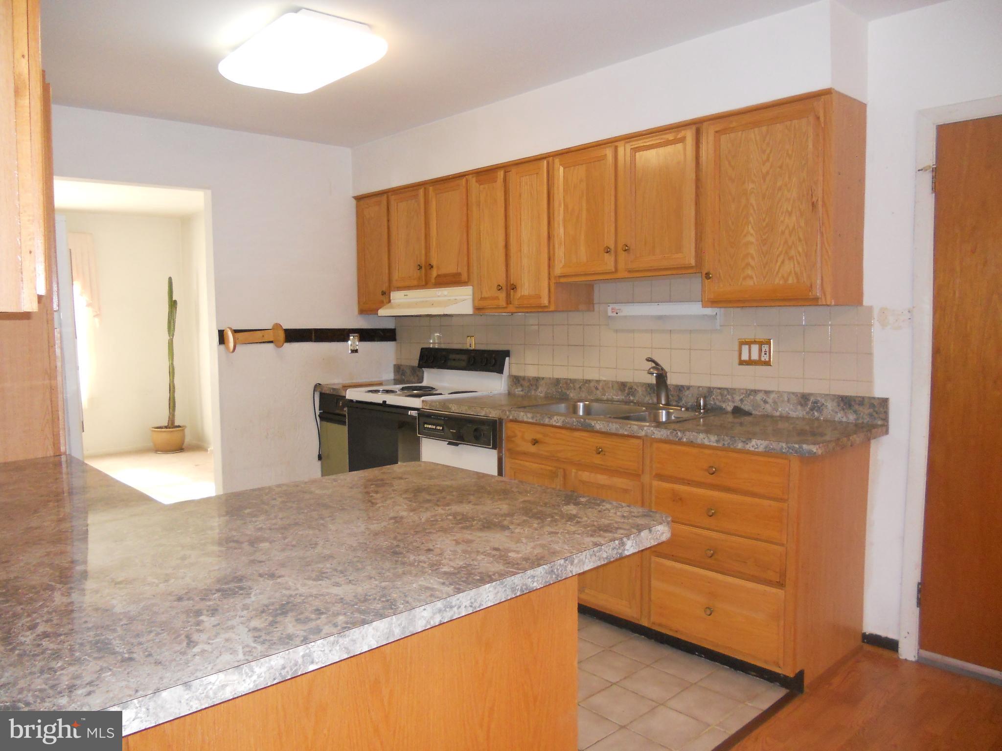 285 Red Lion Road Huntingdon Valley, PA 19006 - Photo 4 of 19
