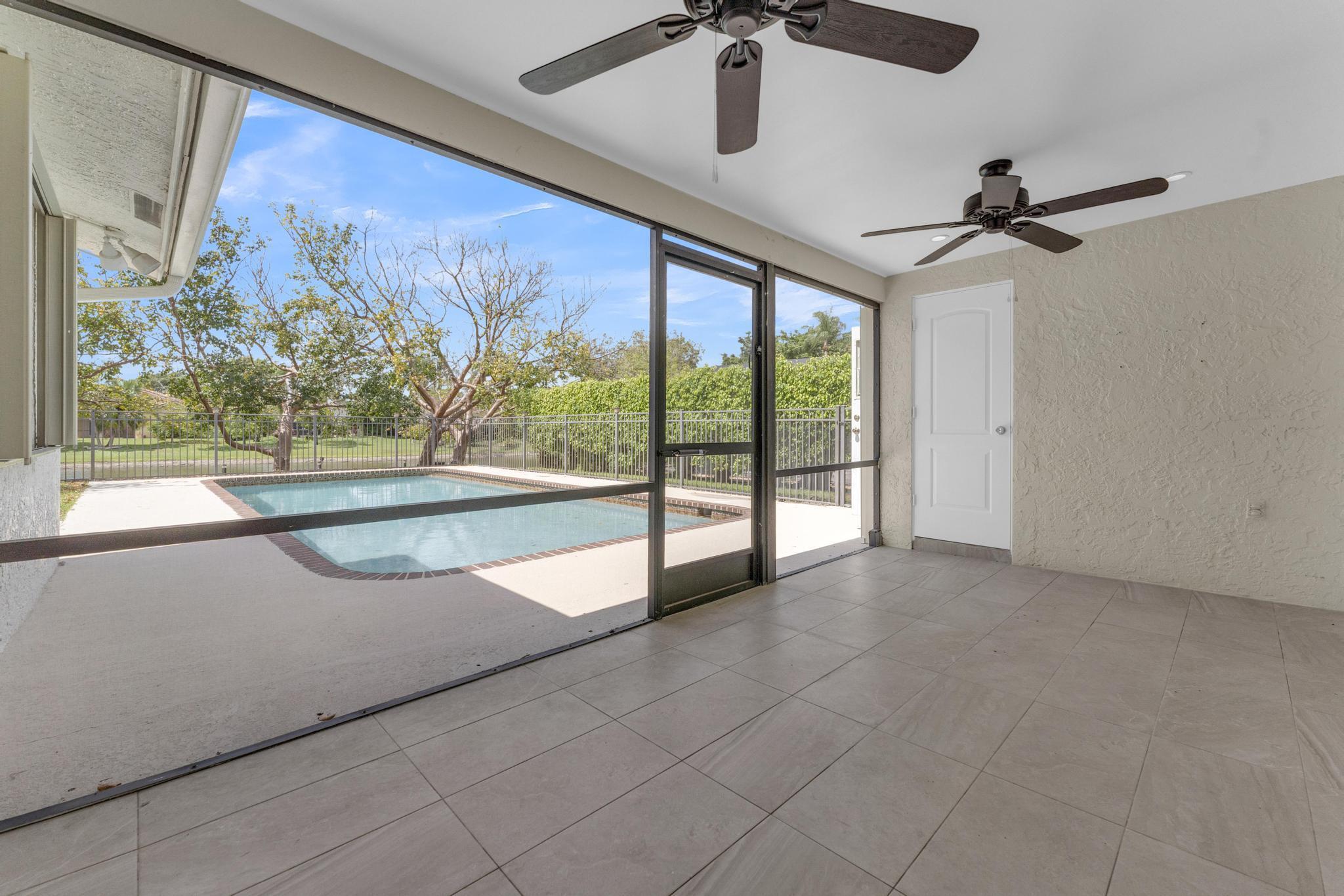 10084 Camelback Lane Boca Raton, FL 33498 - Photo 13 of 18 35