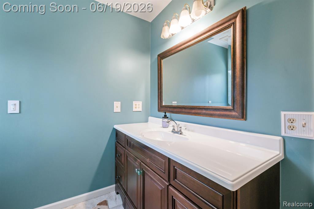 1902 Grayslake Drive Rochester Hills, MI 48306 - Photo 46 of 76
