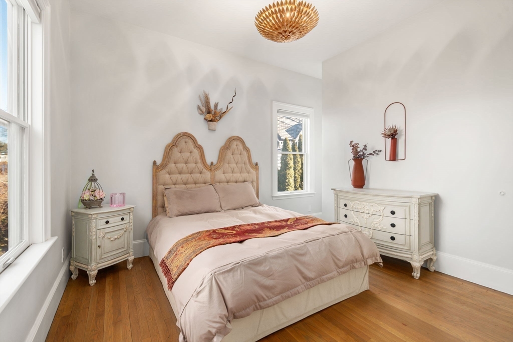 929 Beacon Street Newton, MA 02459 - Photo 11 of 31