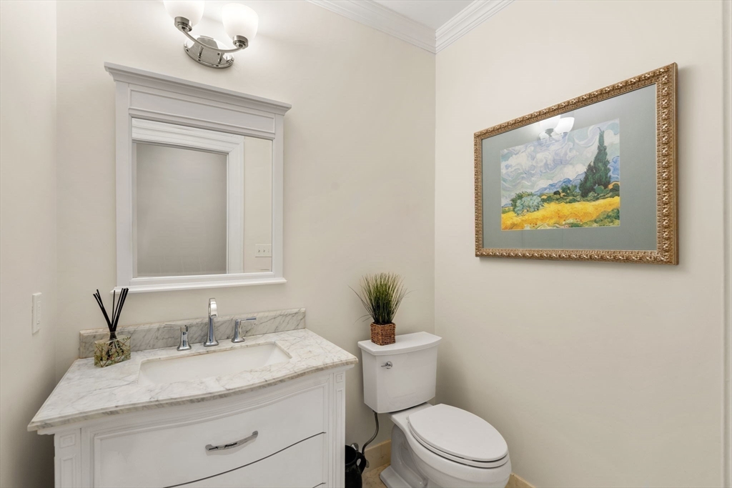 929 Beacon Street Newton, MA 02459 - Photo 12 of 31