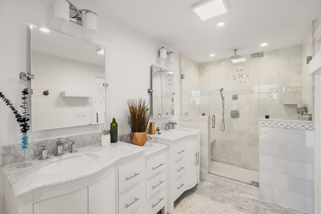 929 Beacon Street Newton, MA 02459 - Photo 15 of 31