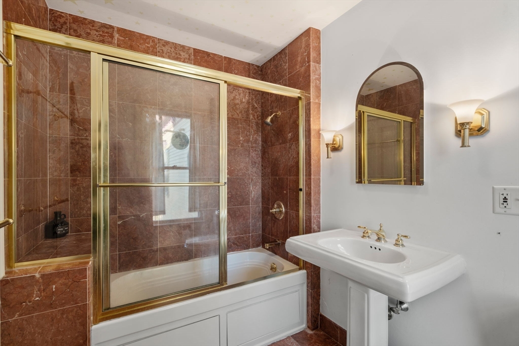 929 Beacon Street Newton, MA 02459 - Photo 18 of 31