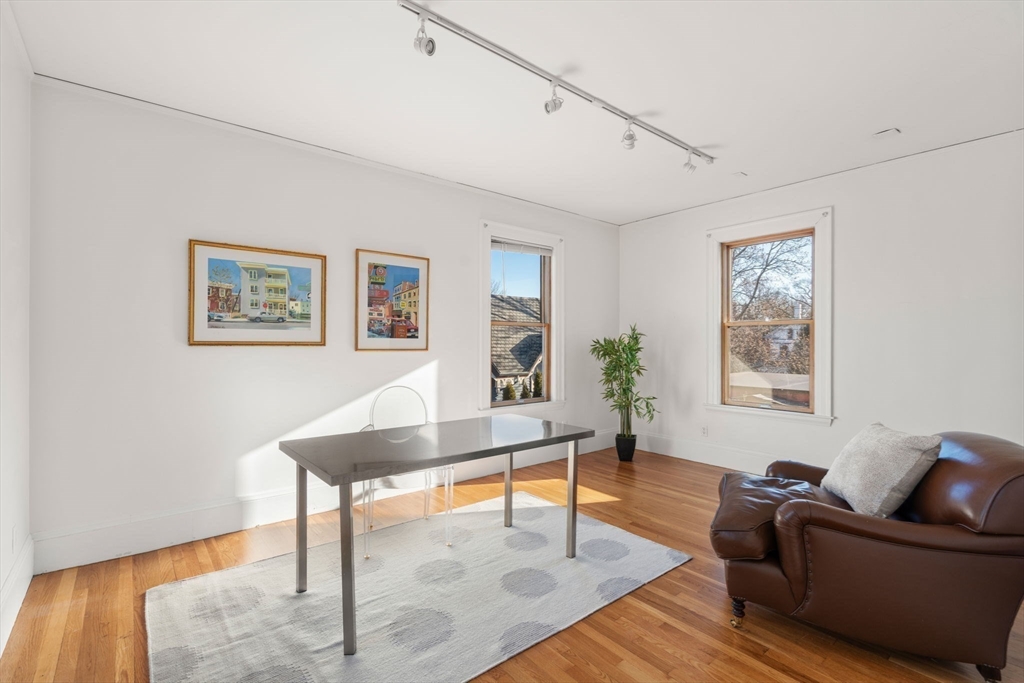 929 Beacon Street Newton, MA 02459 - Photo 27 of 31