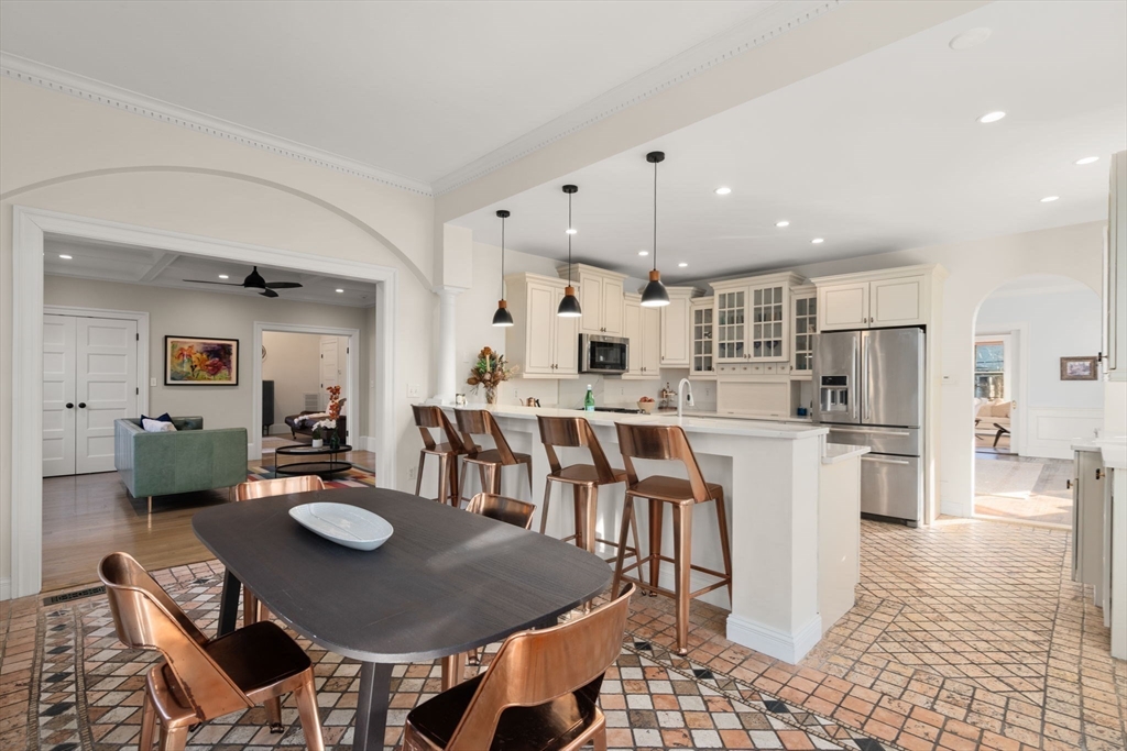 929 Beacon Street Newton, MA 02459 - Photo 7 of 31