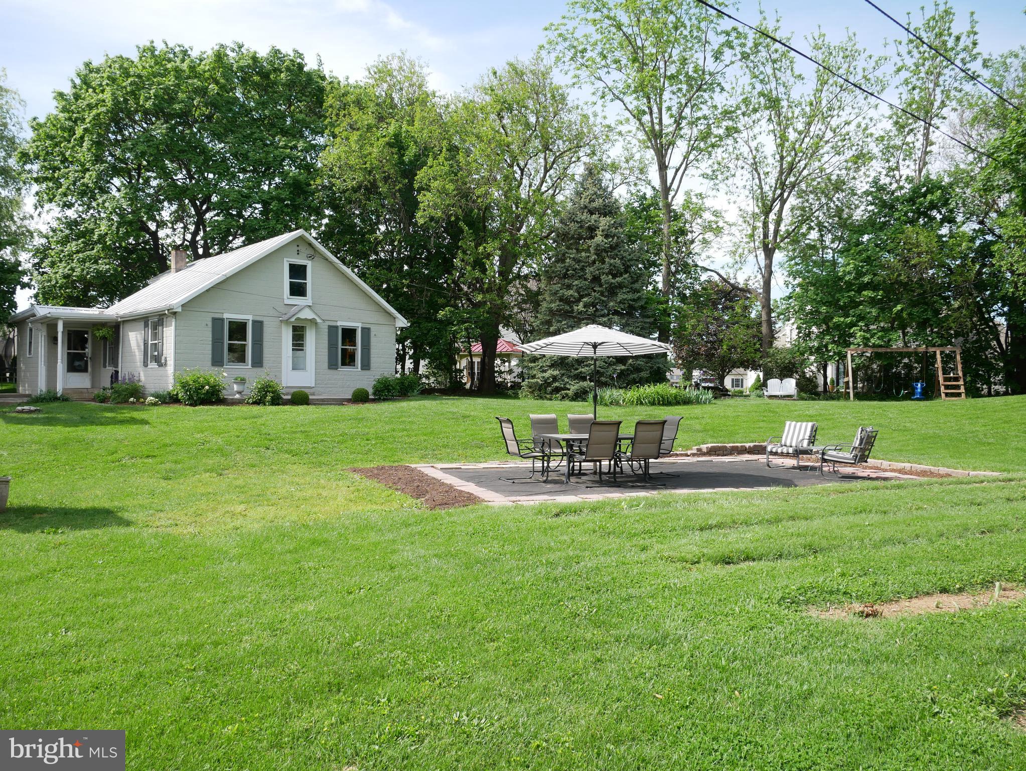 981 Hoffer Road Annville, PA 17003 - Photo 4 of 36 Front Patio