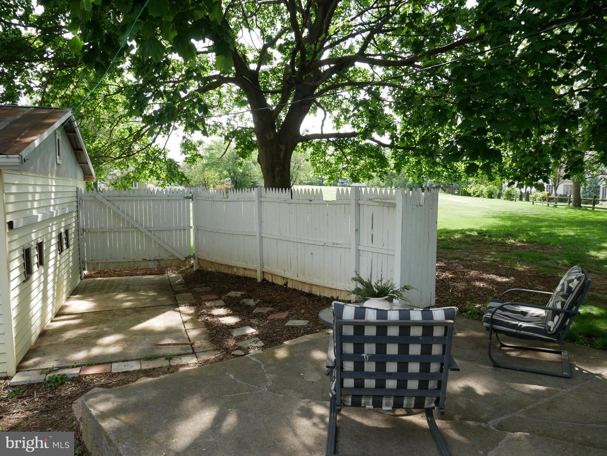 981 Hoffer Road Annville, PA 17003 - Photo 9 of 36 Side Patio