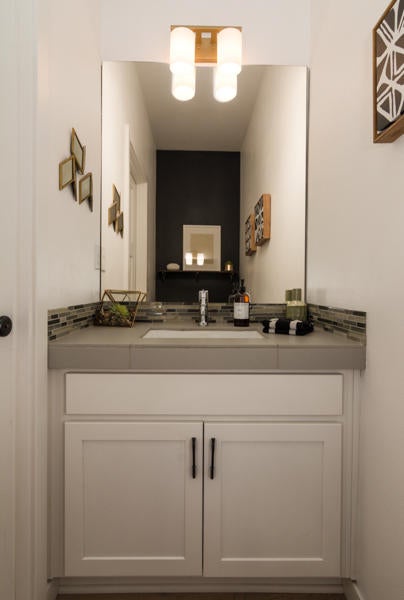 63150 Iner Loop Bend, OR 97701 - Photo 11 of 45 Downstairs guest bathroom