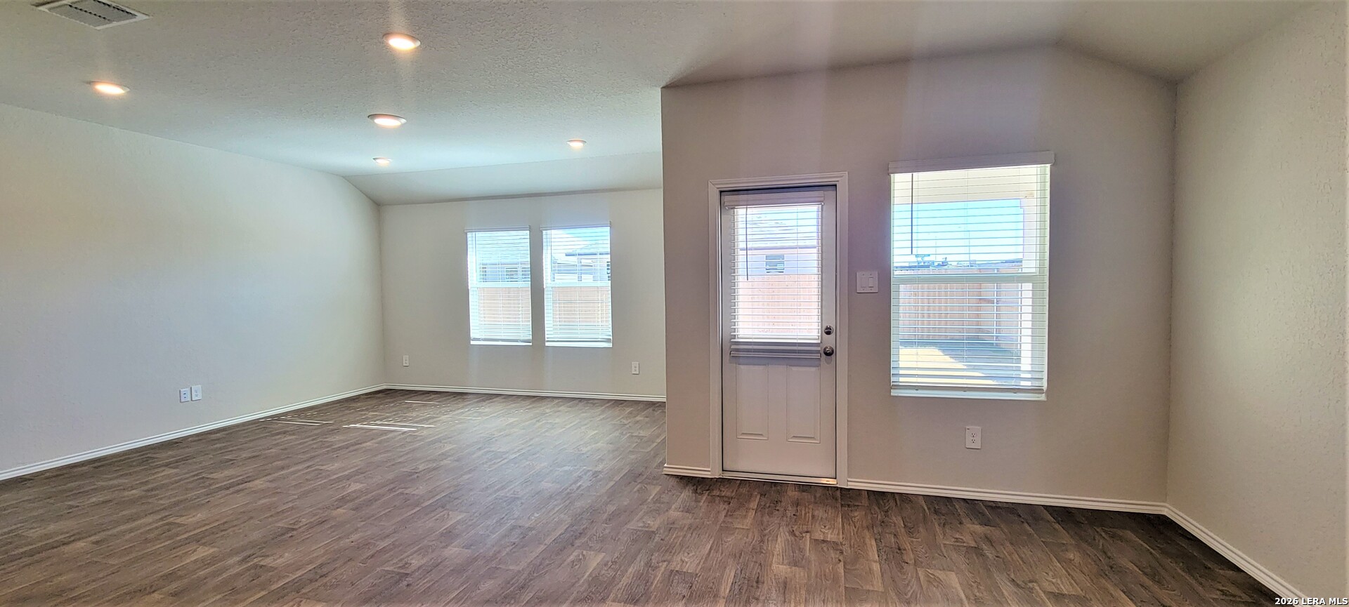 800 Nodding Nixie Seguin, TX 78155 - Photo 4 of 22