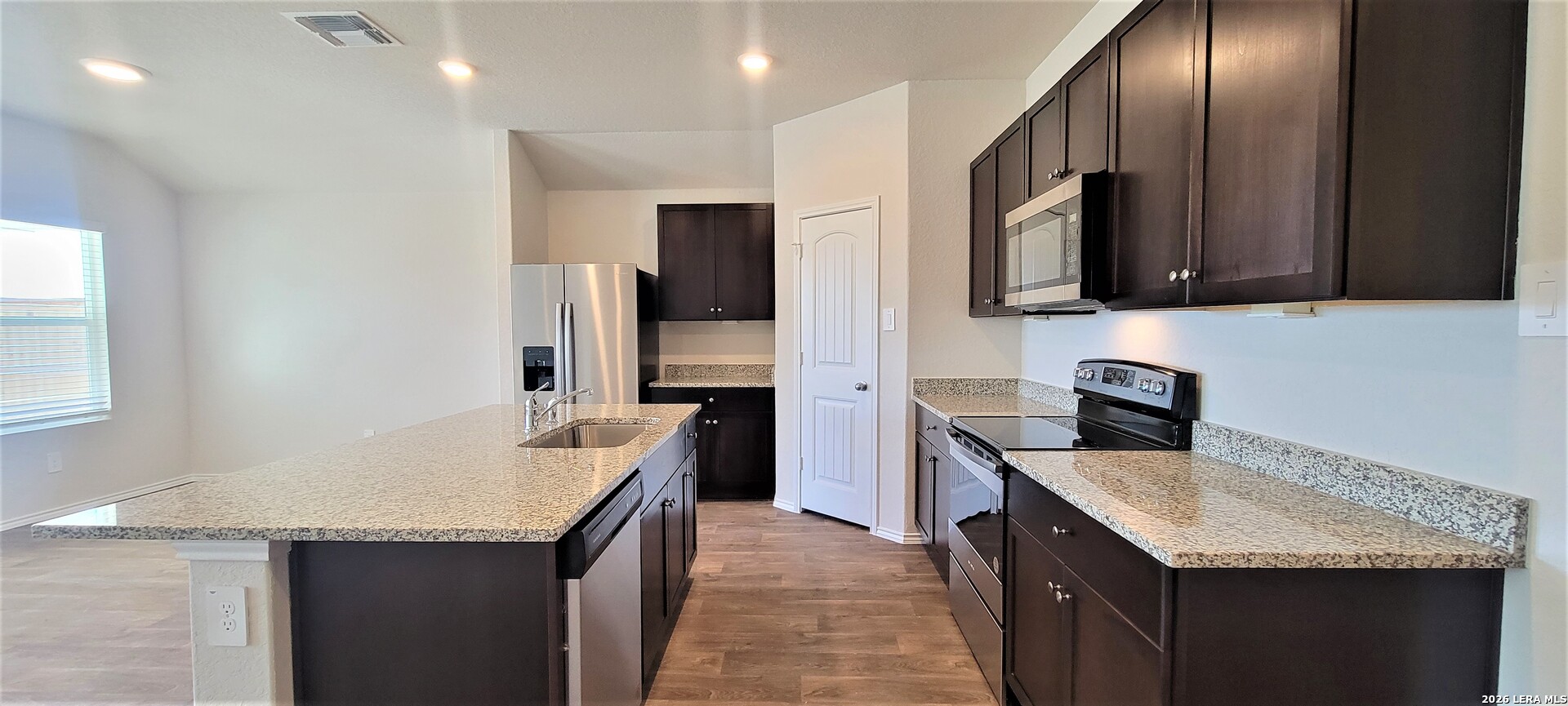 800 Nodding Nixie Seguin, TX 78155 - Photo 5 of 22
