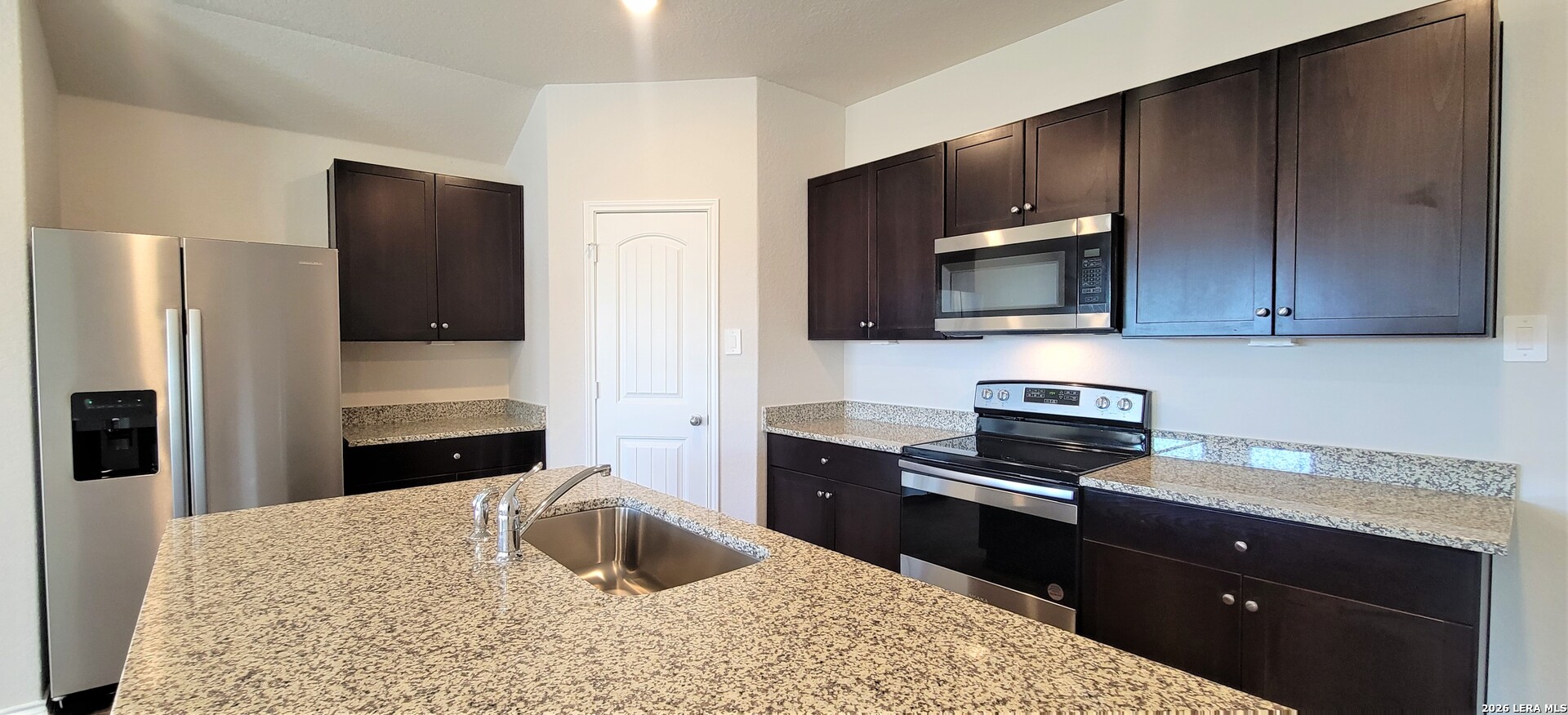 800 Nodding Nixie Seguin, TX 78155 - Photo 6 of 22