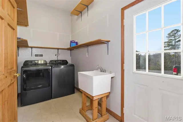 $795,000 | 2031 Carter State Highway, Van Buren, MO 63965