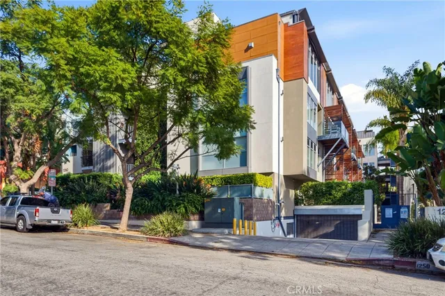 $1,050,000 | 1250 North Harper Avenue, Unit 404, Los Angeles, CA 90046