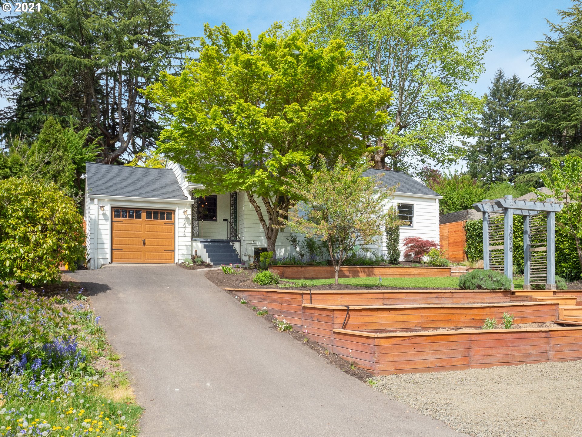 3076 Southwest Flower Terrace Portland, OR 97239 - Photo 1 of 32 Gallery Image 1