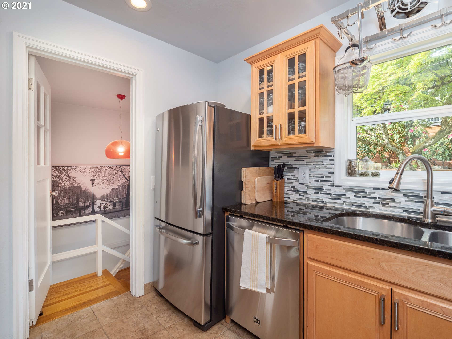 3076 Southwest Flower Terrace Portland, OR 97239 - Photo 14 of 32 Gallery Image 14