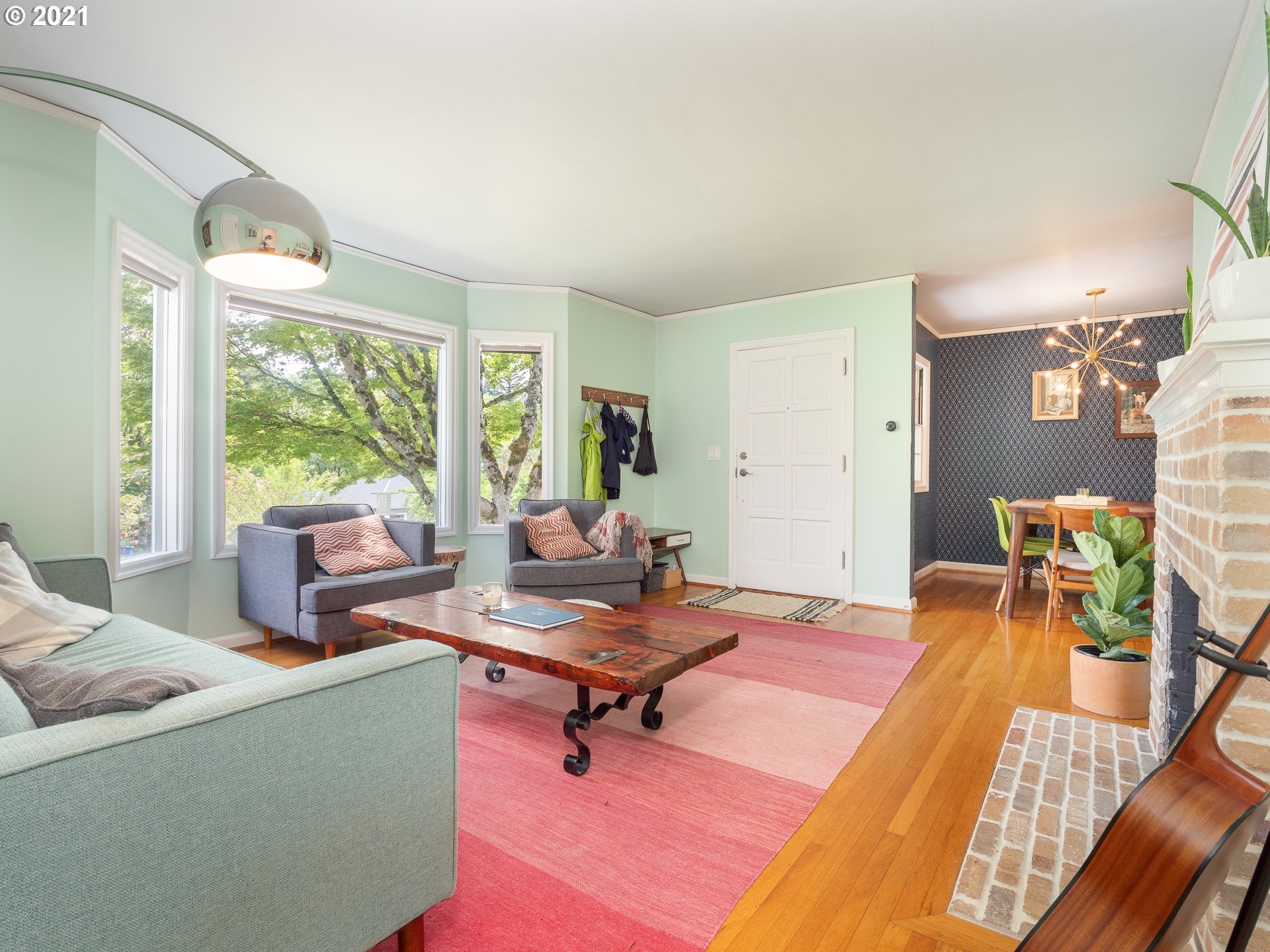 3076 Southwest Flower Terrace Portland, OR 97239 - Photo 5 of 32 Gallery Image 5