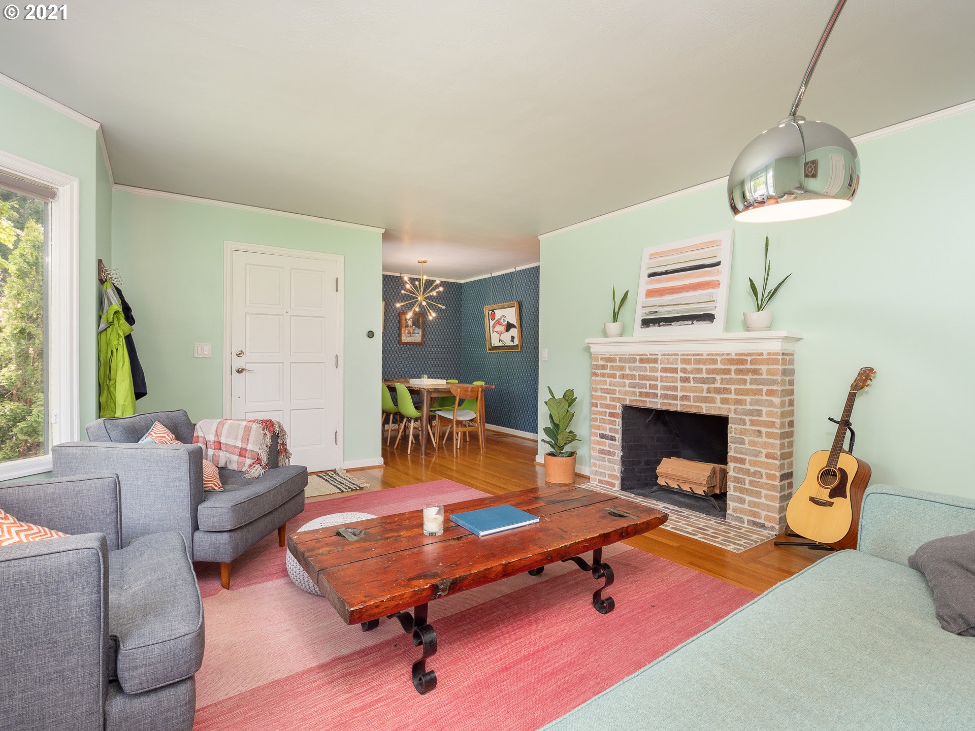 3076 Southwest Flower Terrace Portland, OR 97239 - Photo 6 of 32 Gallery Image 6
