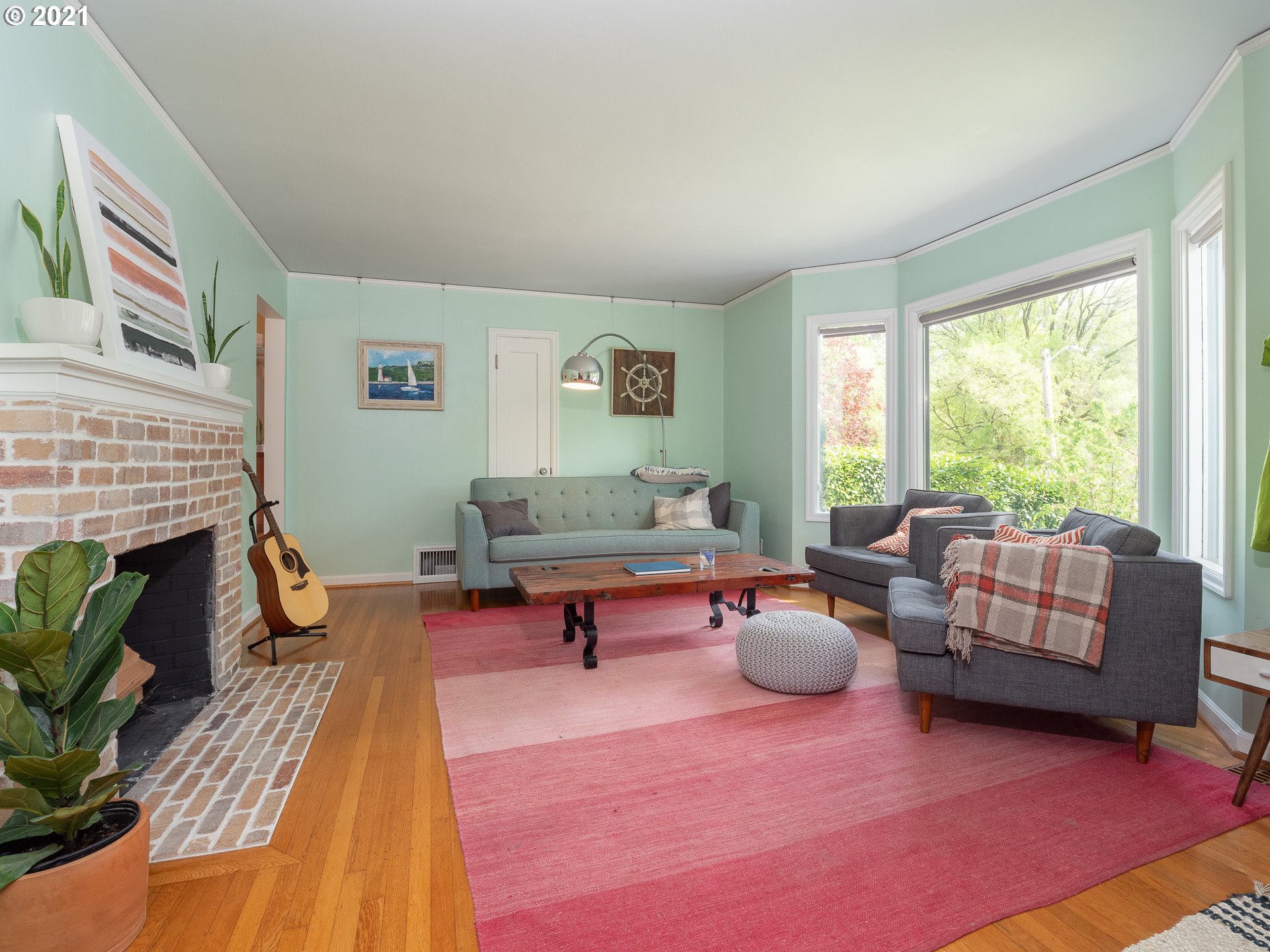 3076 Southwest Flower Terrace Portland, OR 97239 - Photo 8 of 32 Gallery Image 8